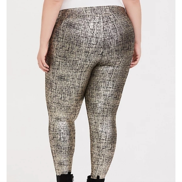 Torrid Size 1 Metallic Gold Leggings PREMIUM LEGGING - METALLIC FOIL CROSSHATCH - Picture 4 of 13